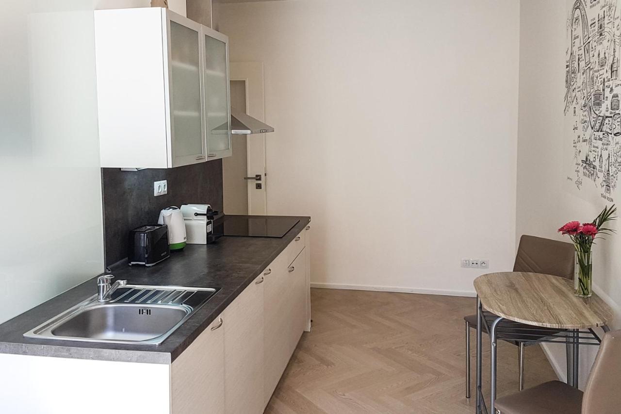 Onsite Free Garage Parking, 10Min Centre By Bus Apartment Prague Ngoại thất bức ảnh