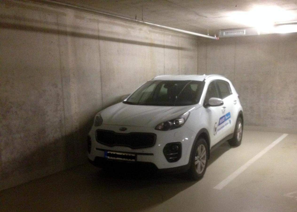Onsite Free Garage Parking, 10Min Centre By Bus Apartment Prague Ngoại thất bức ảnh