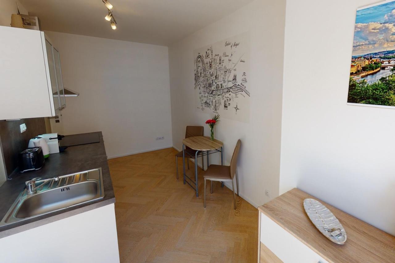 Onsite Free Garage Parking, 10Min Centre By Bus Apartment Prague Ngoại thất bức ảnh