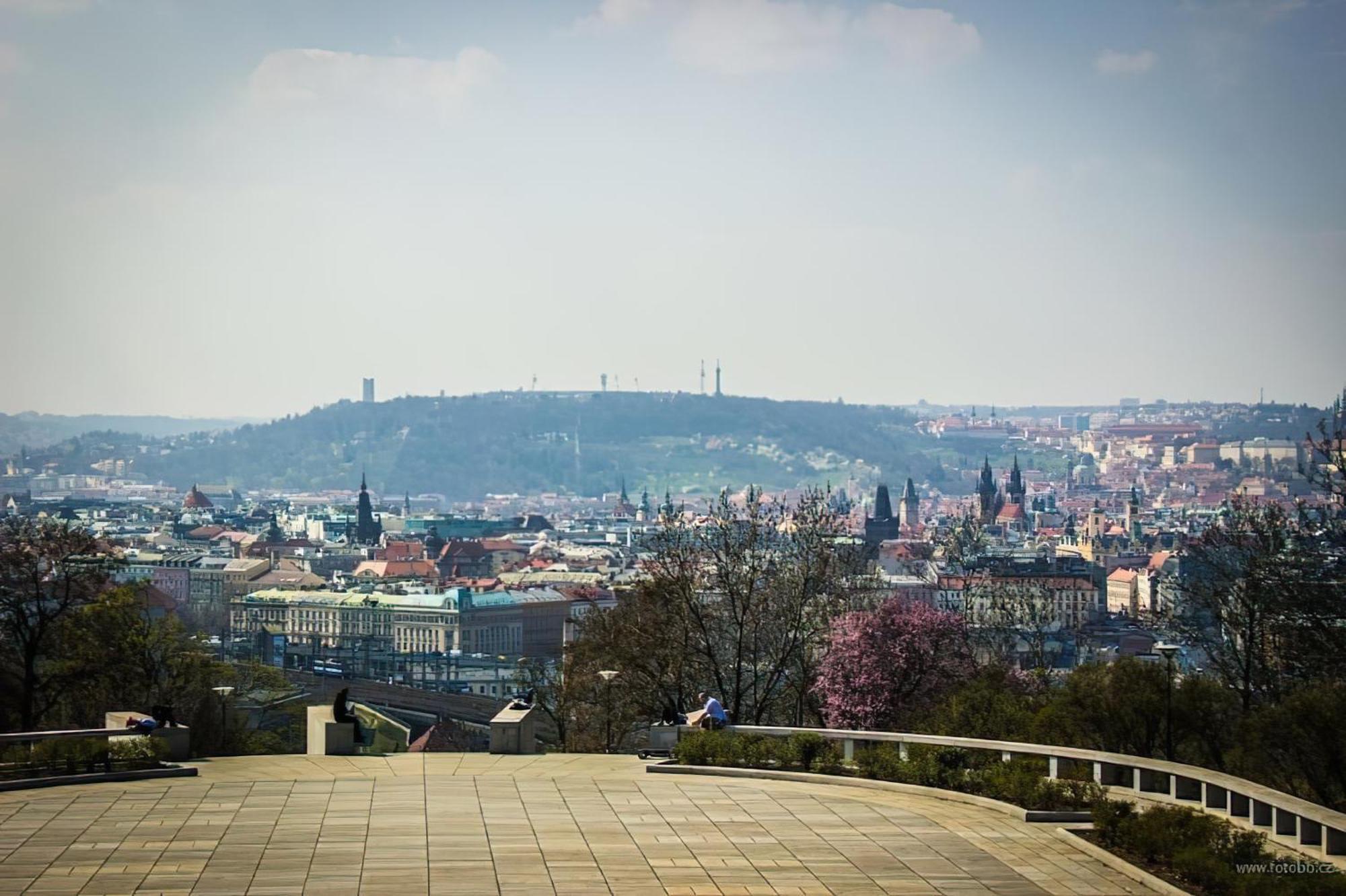 Onsite Free Garage Parking, 10Min Centre By Bus Apartment Prague Ngoại thất bức ảnh
